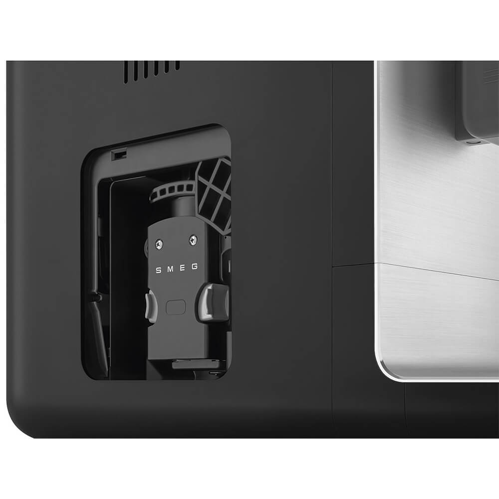 Автоматическая кофемашина Smeg BCC13BLMEU, черный матовый — изображение 9