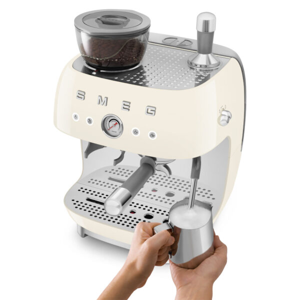 Кофемашина-эспрессо Smeg EGF03CREU кремовый — изображение 6